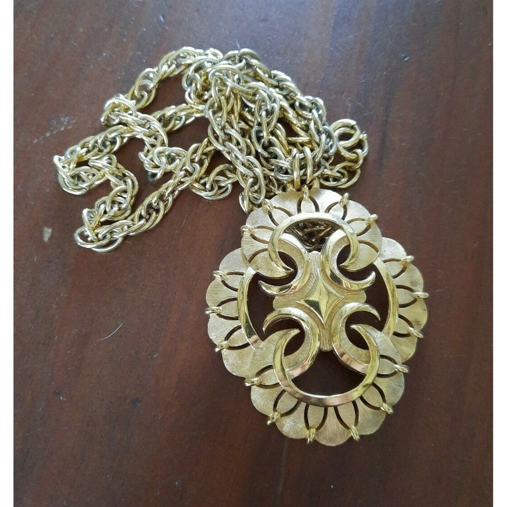 Vintage Crown Trifari Gold Tone Large Abstract Textured Pendant Necklace